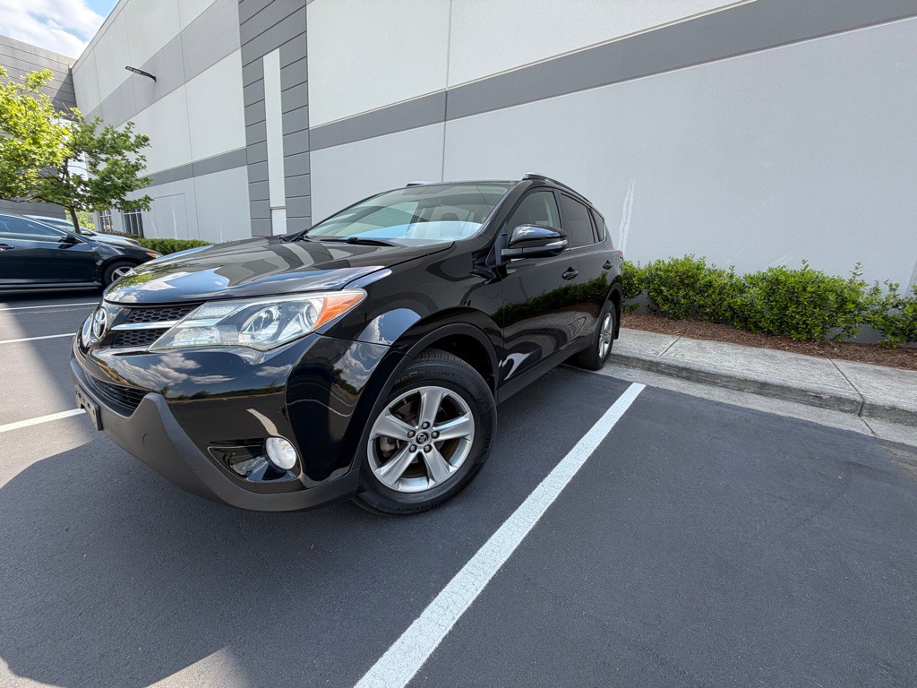 2015 Toyota Rav4 Image 1