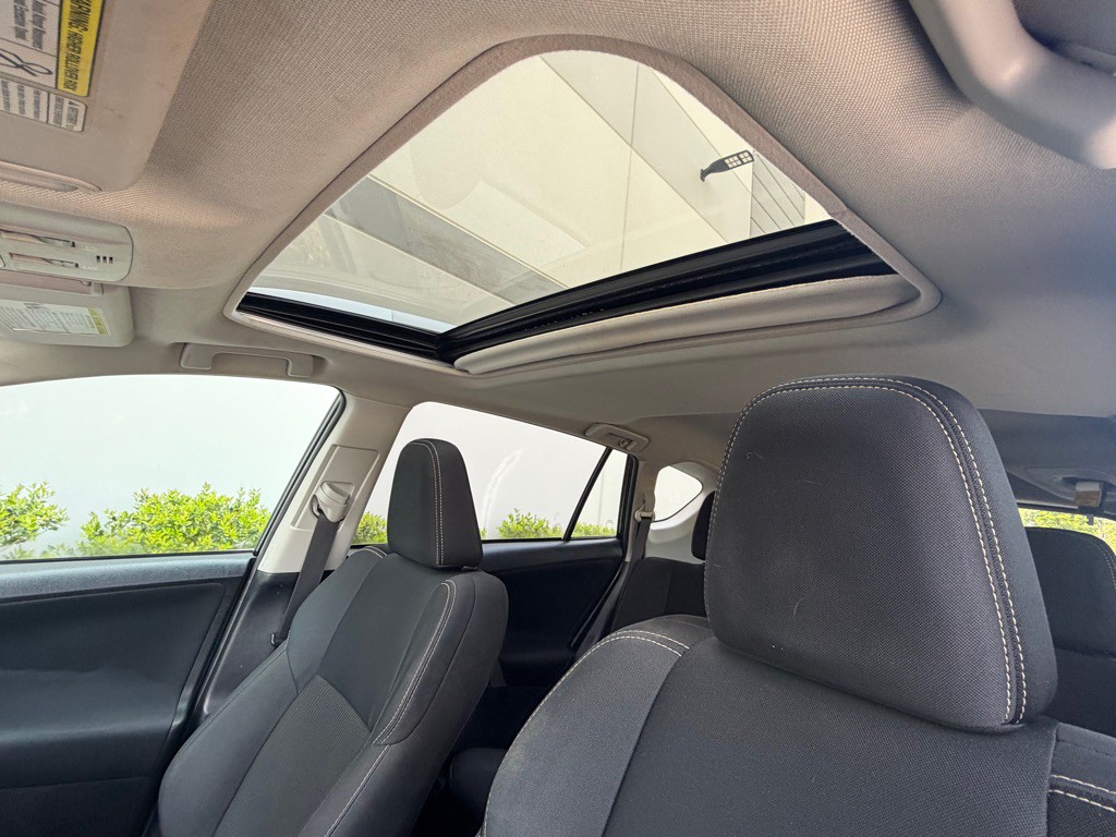 2015 Toyota Rav4 Image 12