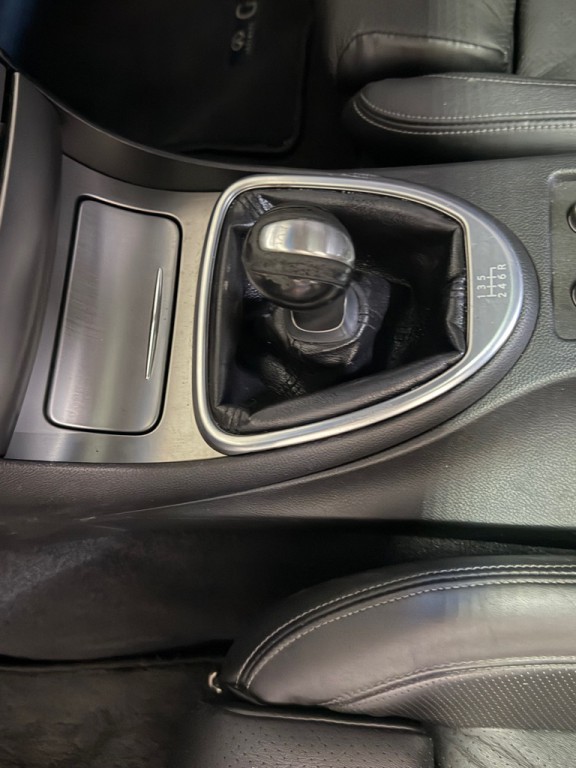 2012 INFINITI G37 Image 10