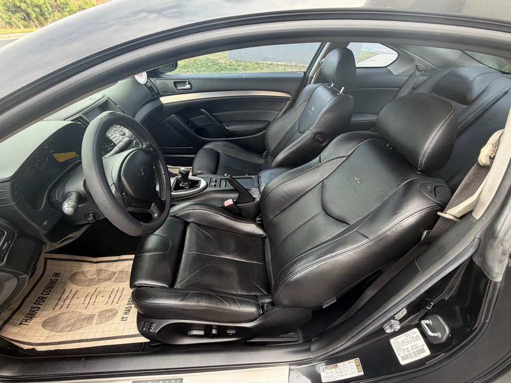 2012 INFINITI G37 Image 19