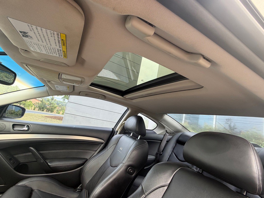 2012 INFINITI G37 Image 22