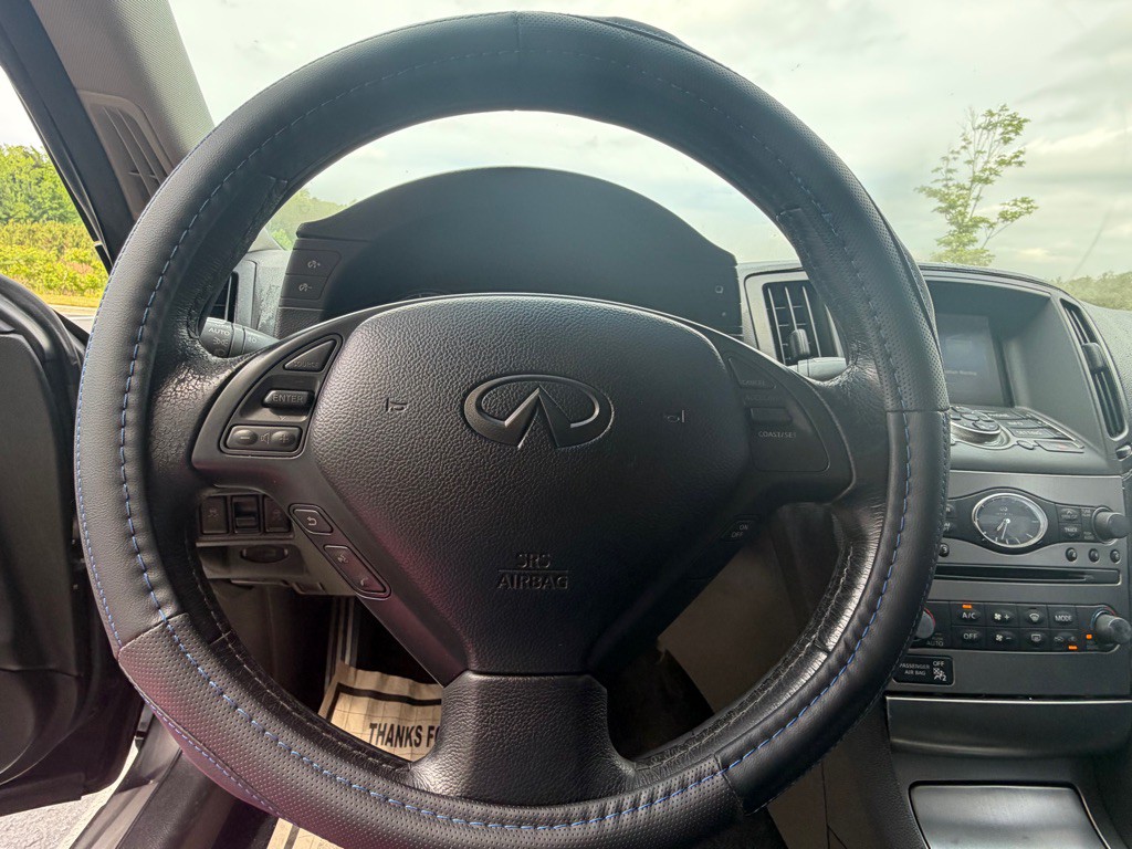 2012 INFINITI G37 Image 30