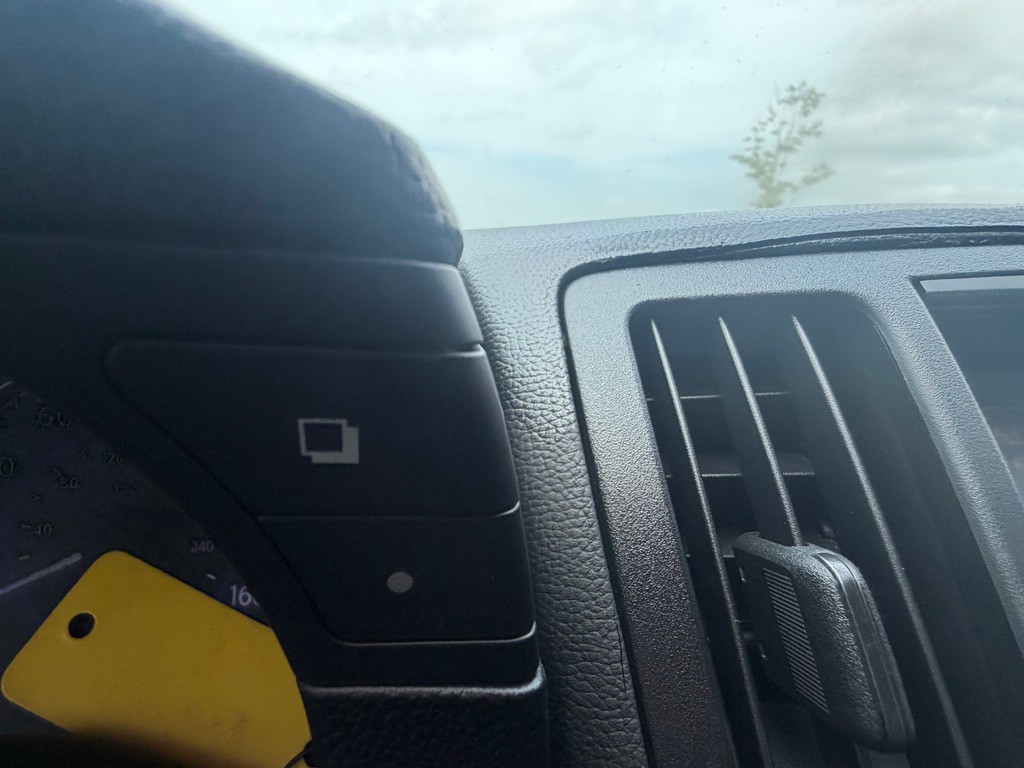 2012 INFINITI G37 Image 32