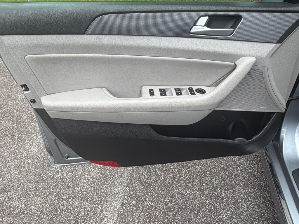 2016 Hyundai Sonata Image 9