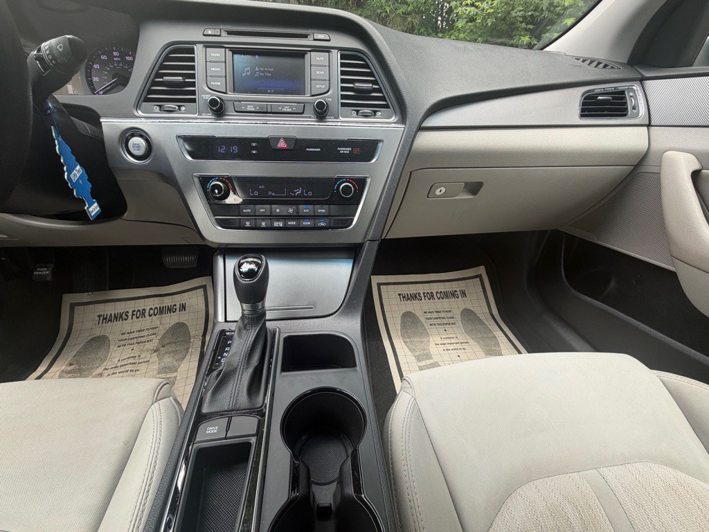 2016 Hyundai Sonata Image 17