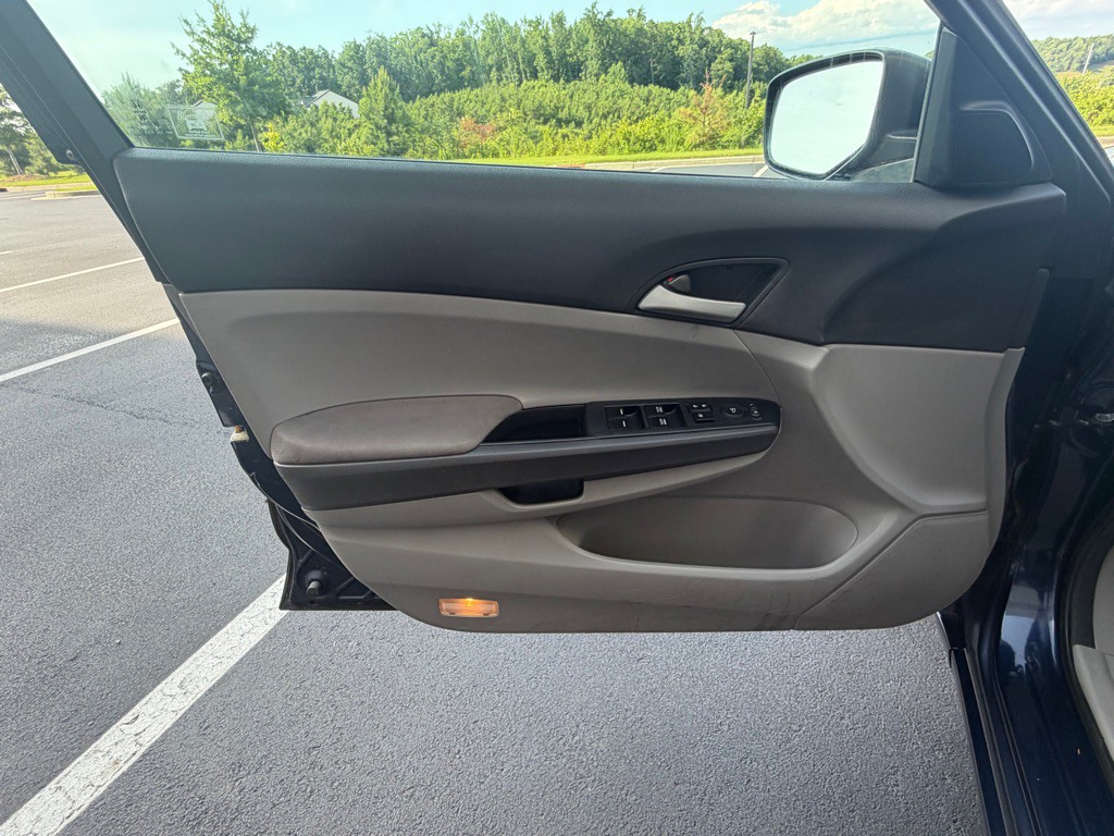 2010 Honda Accord Image 11