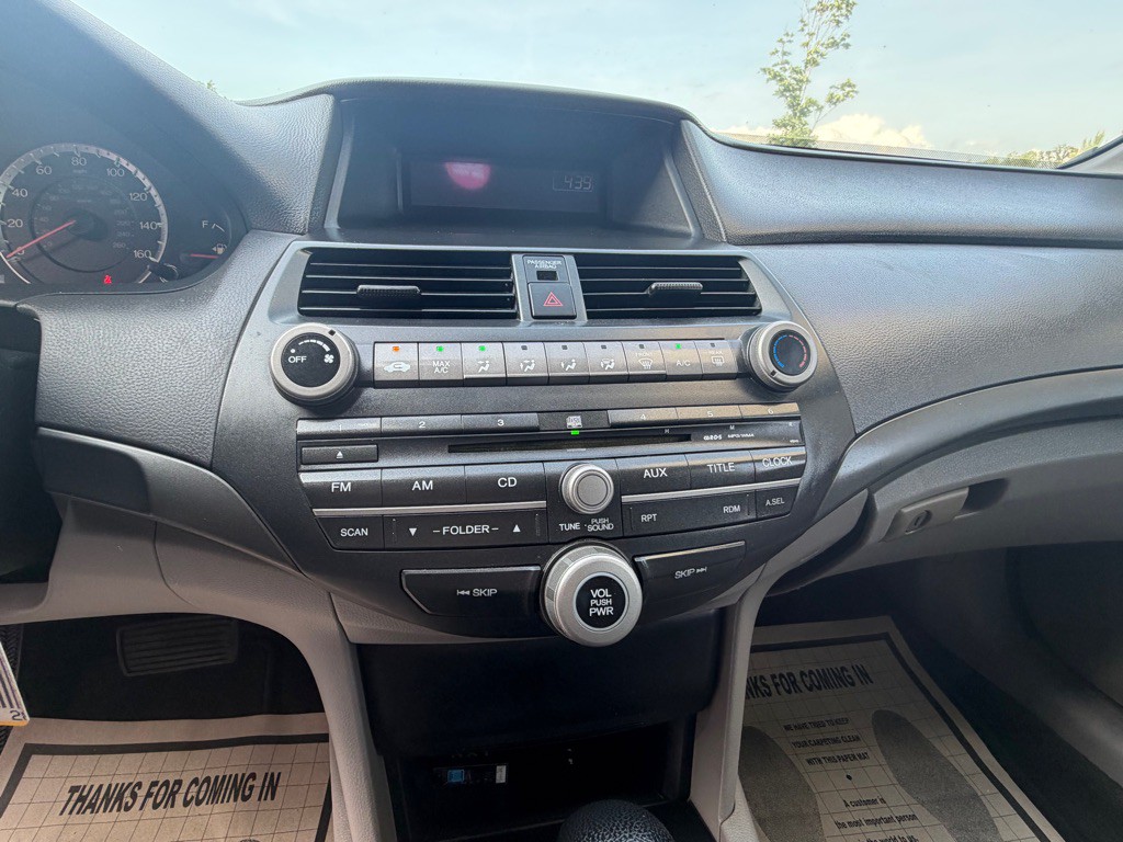 2010 Honda Accord Image 18