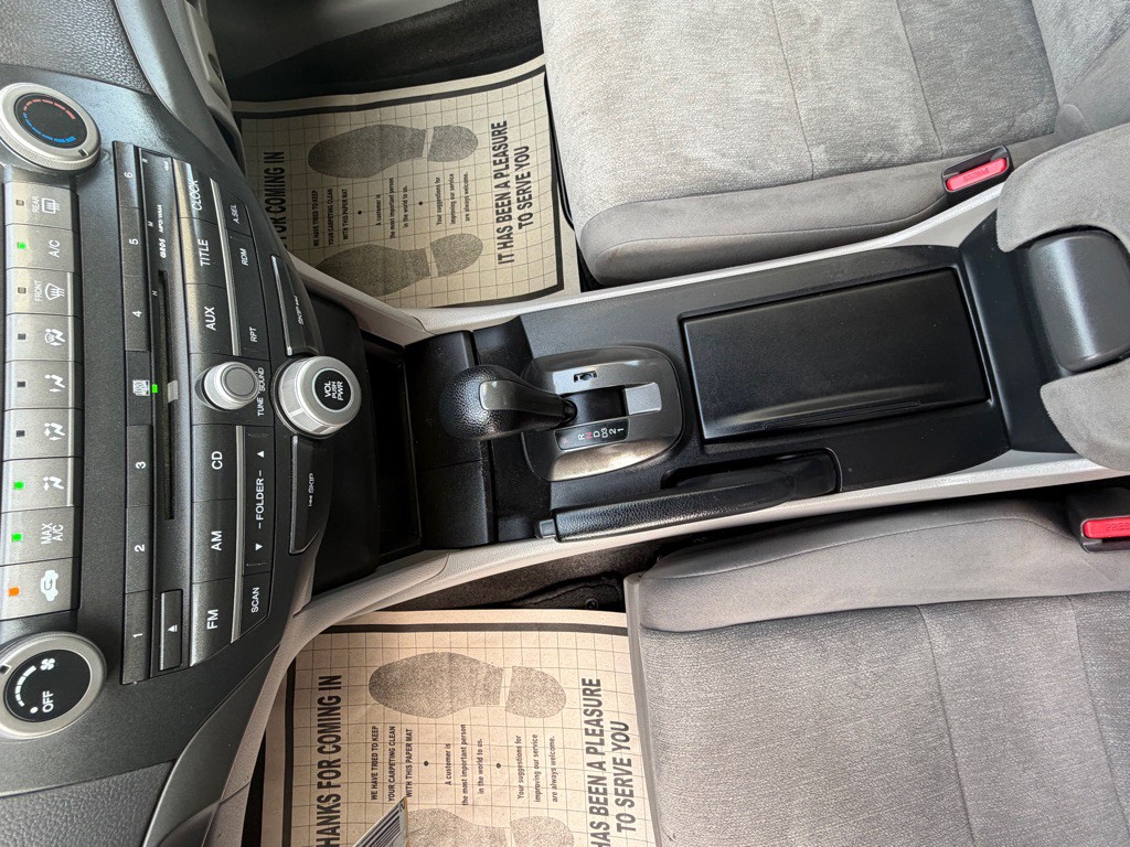 2010 Honda Accord Image 19