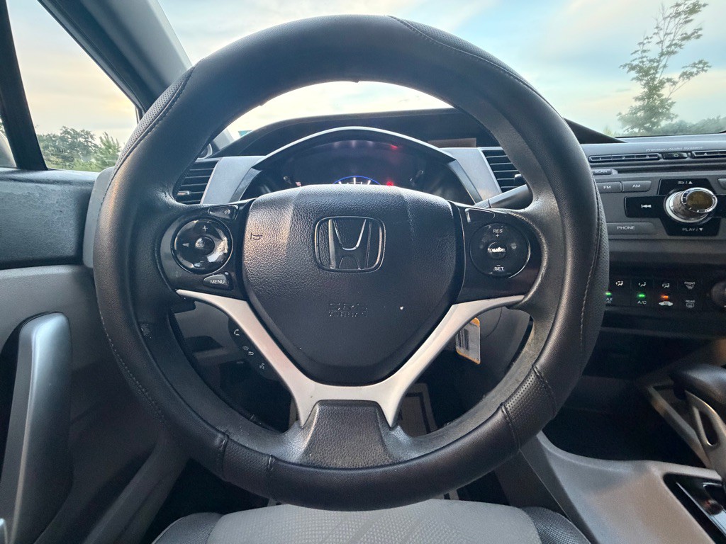 2012 Honda Civic Image 17