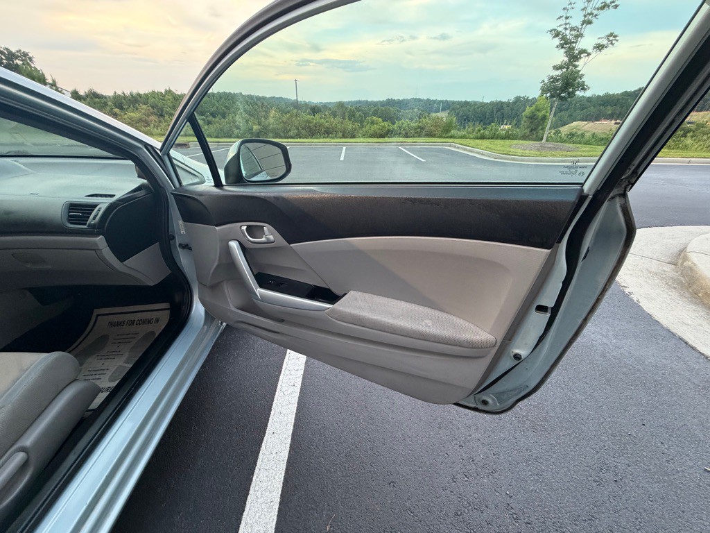 2012 Honda Civic Image 25