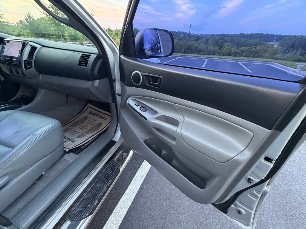 2006 Toyota Tacoma Image 25