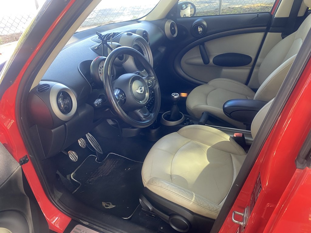 2012 MINI Cooper Image 2