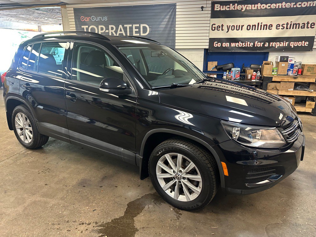 2017 Volkswagen Tiguan Image 1
