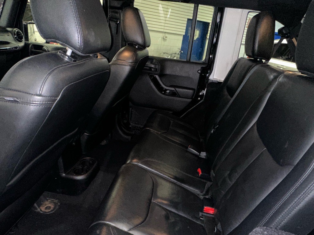 2015 Jeep Wrangler Unlimited Image 15