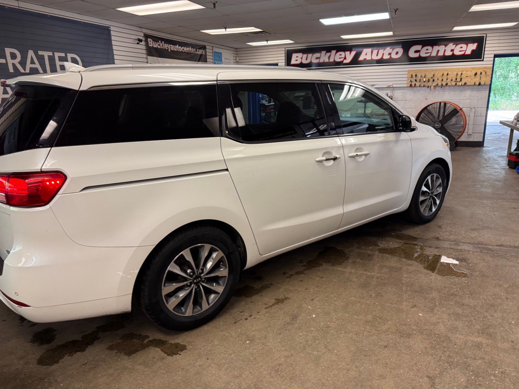 2015 Kia Sedona Image 6