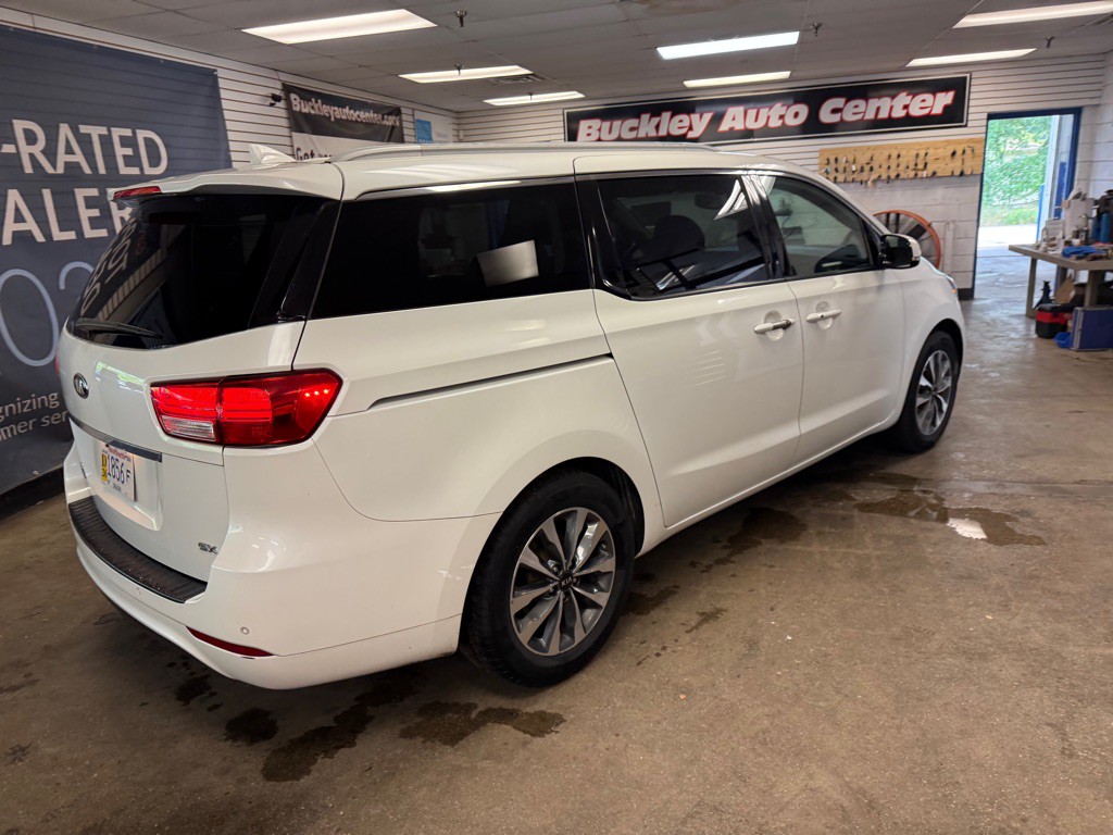 2015 Kia Sedona Image 8