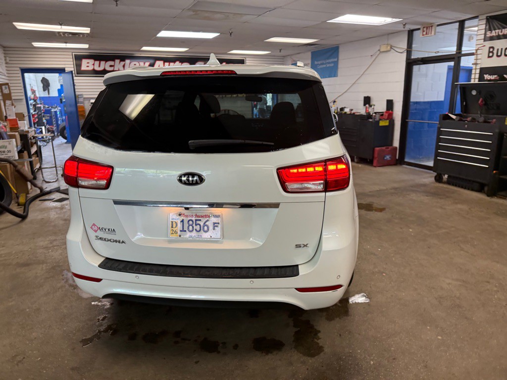 2015 Kia Sedona Image 16