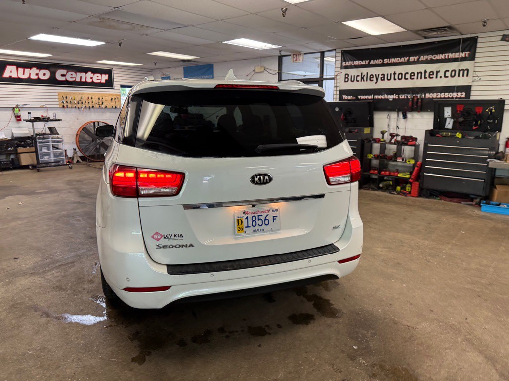 2015 Kia Sedona Image 17