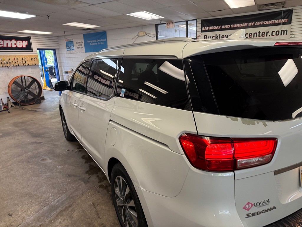 2015 Kia Sedona Image 28