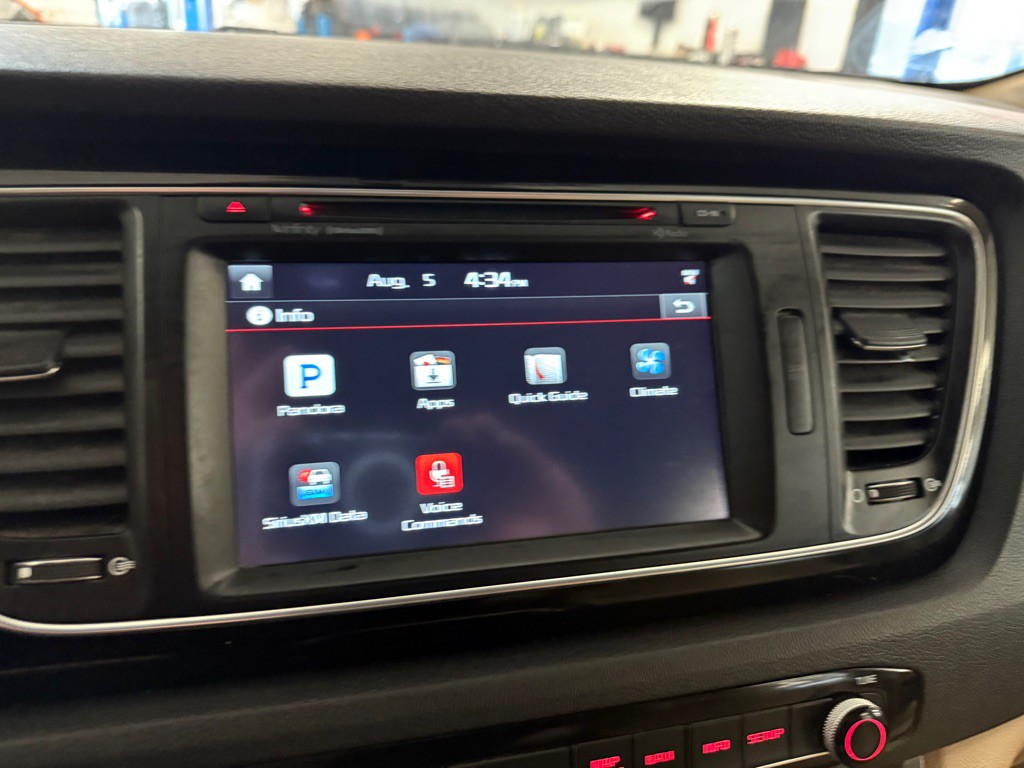 2015 Kia Sedona Image 49