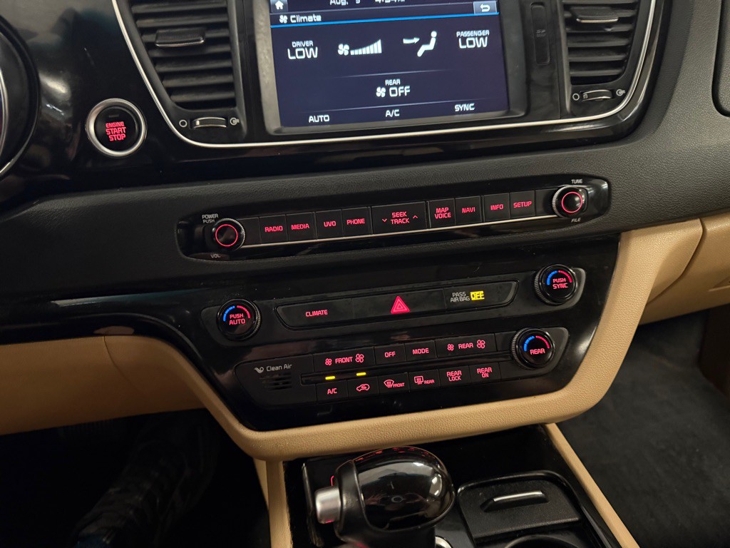 2015 Kia Sedona Image 53