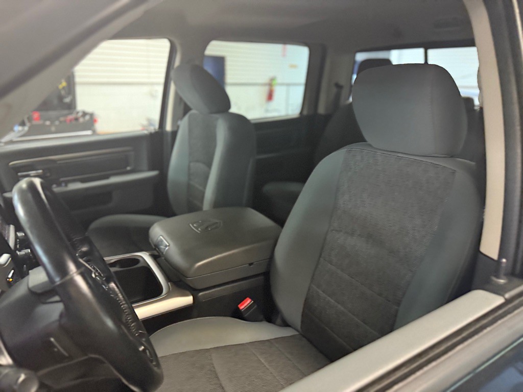 2015 RAM 1500 Image 4