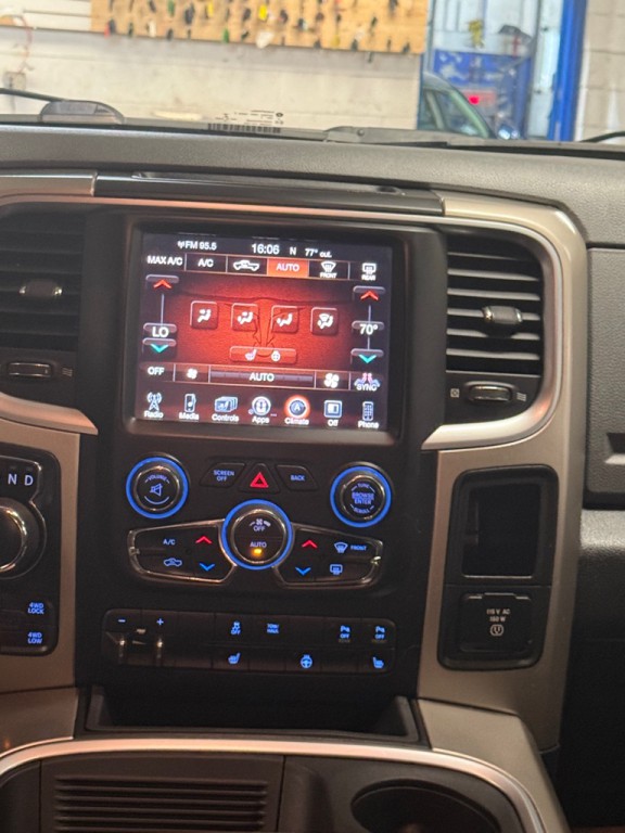 2015 RAM 1500 Image 12