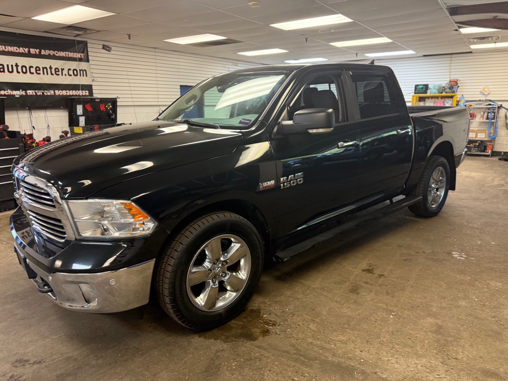 2015 RAM 1500 Image 25