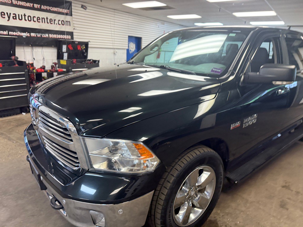 2015 RAM 1500 Image 32