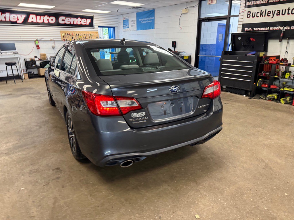 2018 Subaru Legacy Image 4