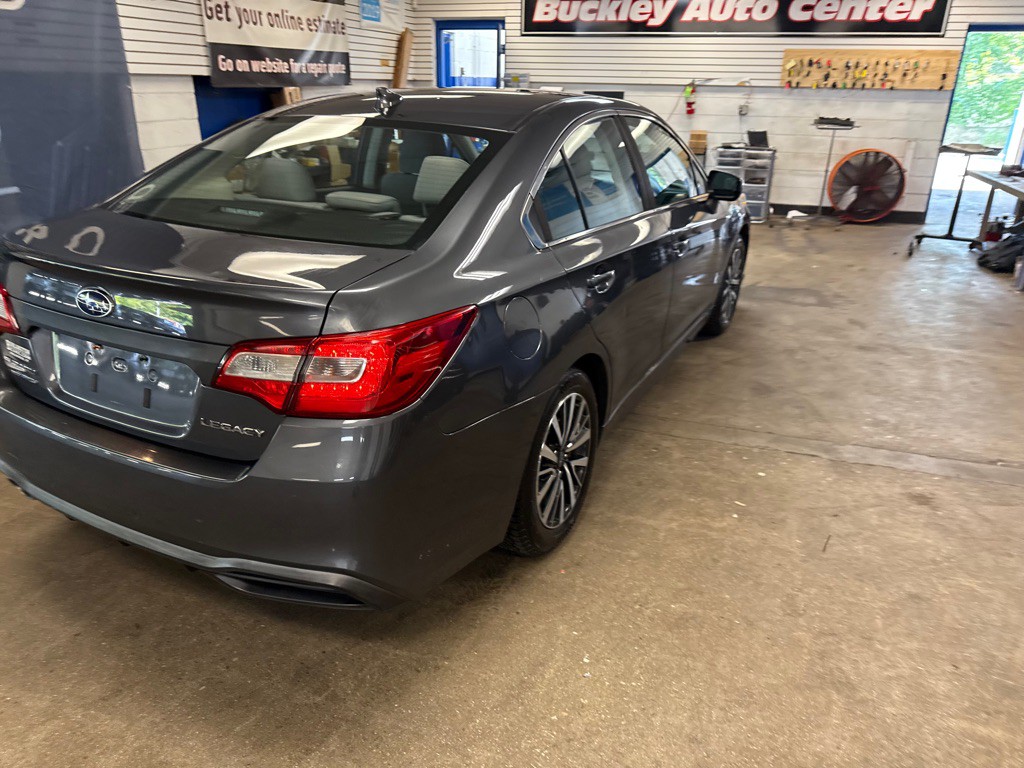 2018 Subaru Legacy Image 7
