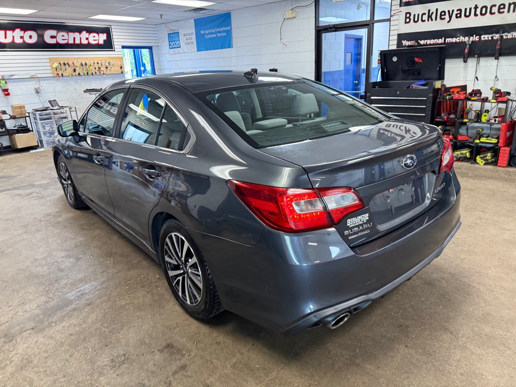 2018 Subaru Legacy Image 24