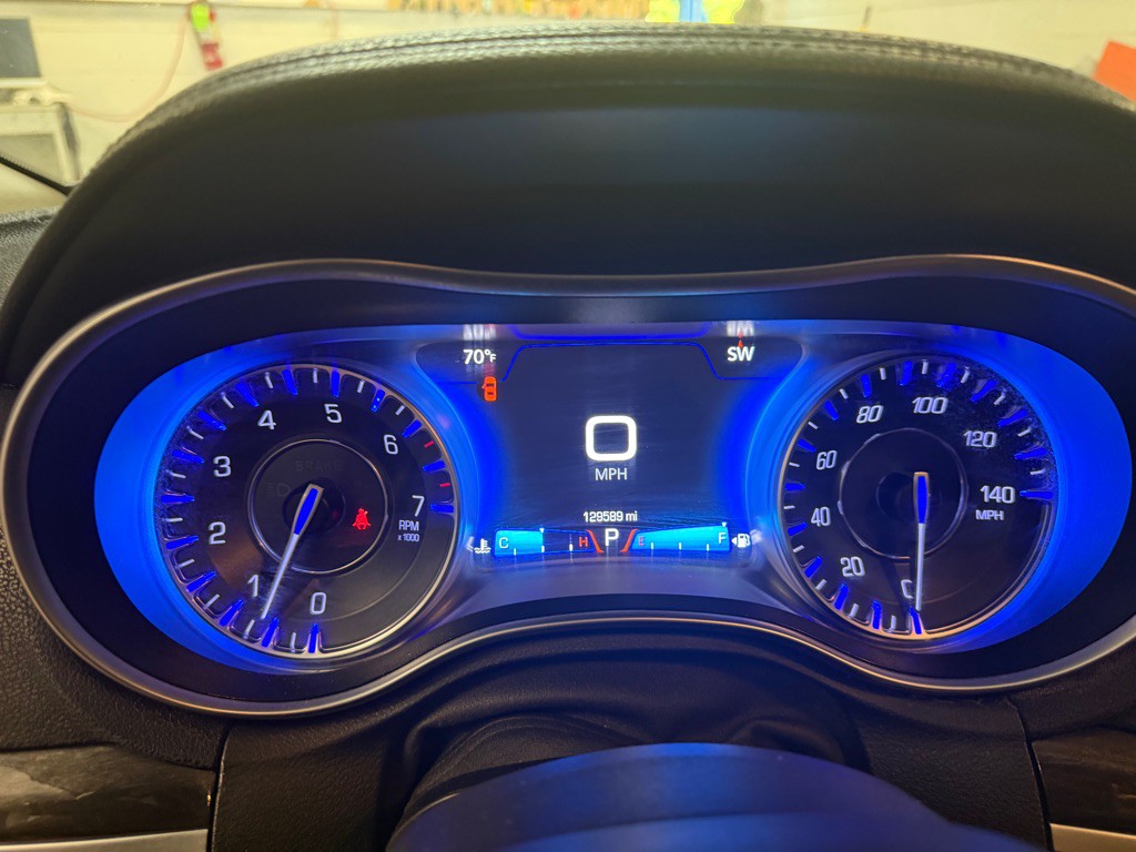 2015 Chrysler 300 Image 12