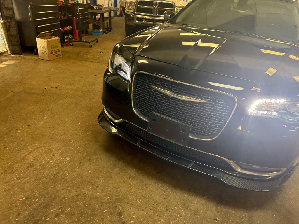 2015 Chrysler 300 Image 33