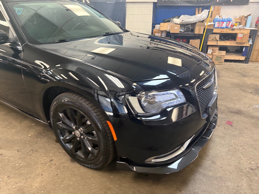 2015 Chrysler 300 Image 41