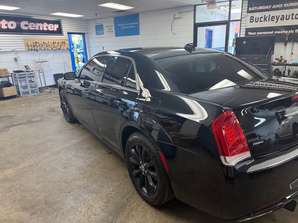 2015 Chrysler 300 Image 47