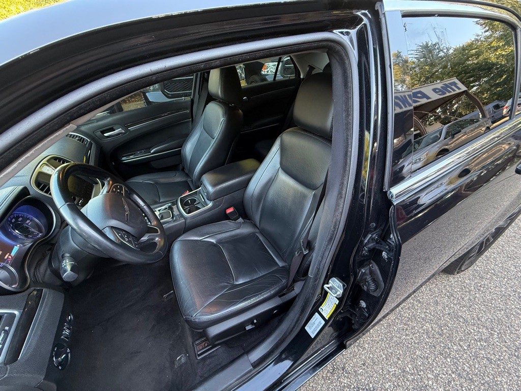 2015 Chrysler 300 Image 66