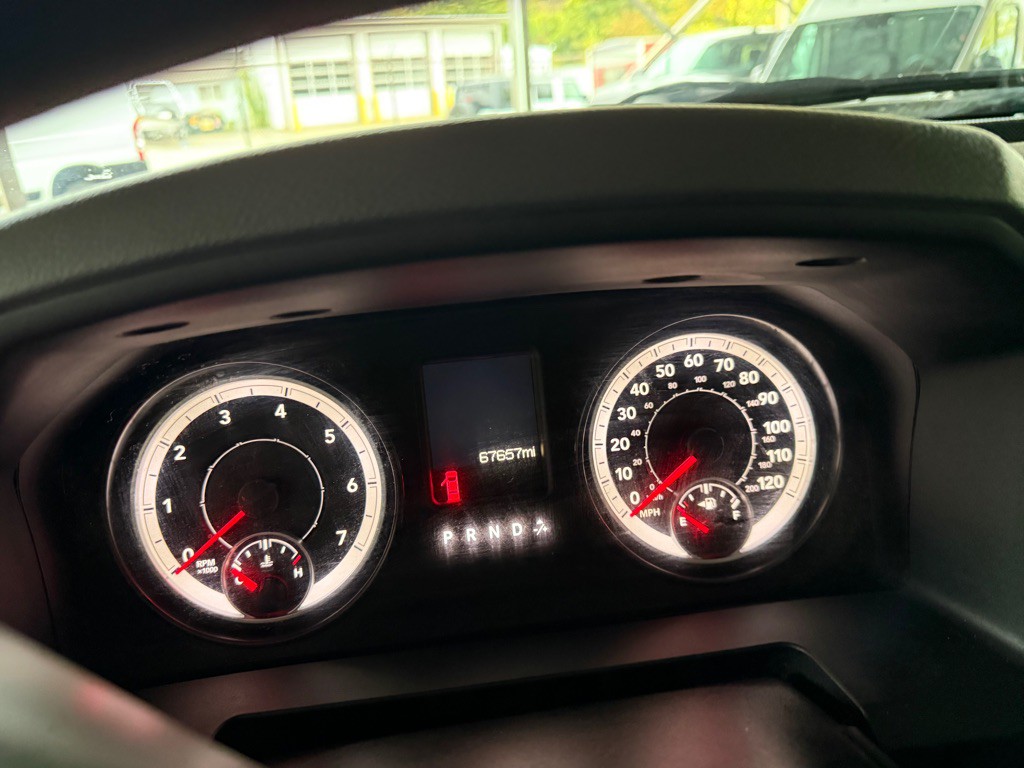 2015 RAM 2500 Image 18
