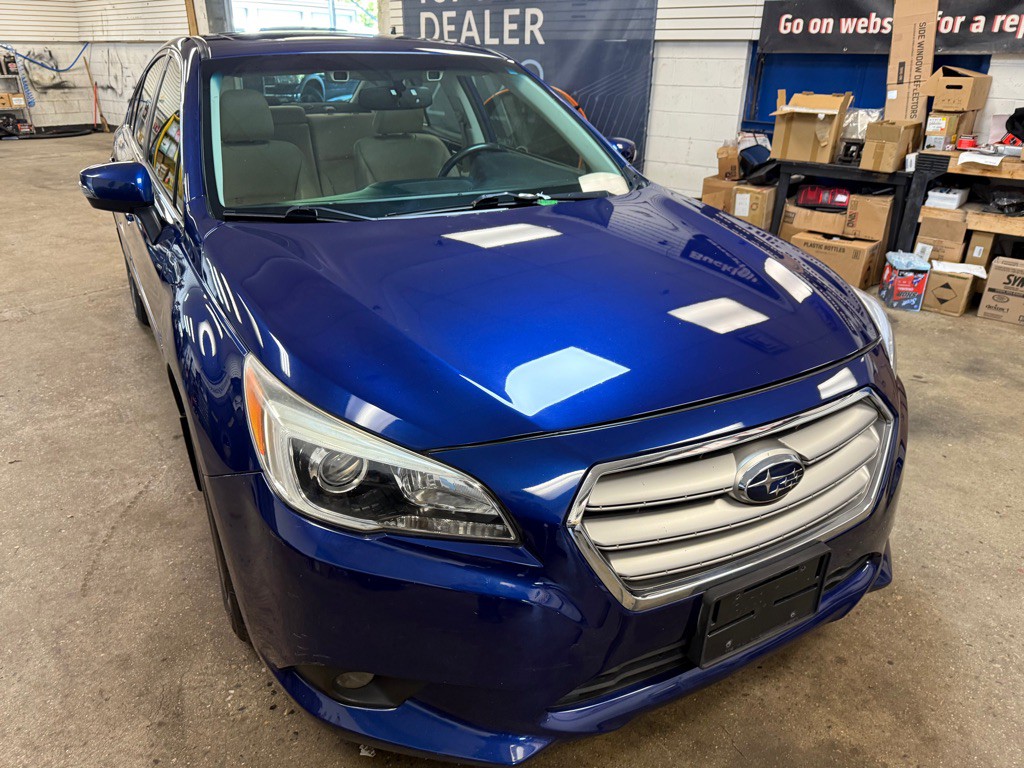 2015 Subaru Legacy Image 1