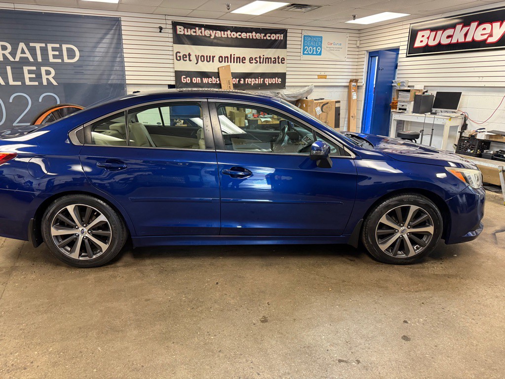 2015 Subaru Legacy Image 2