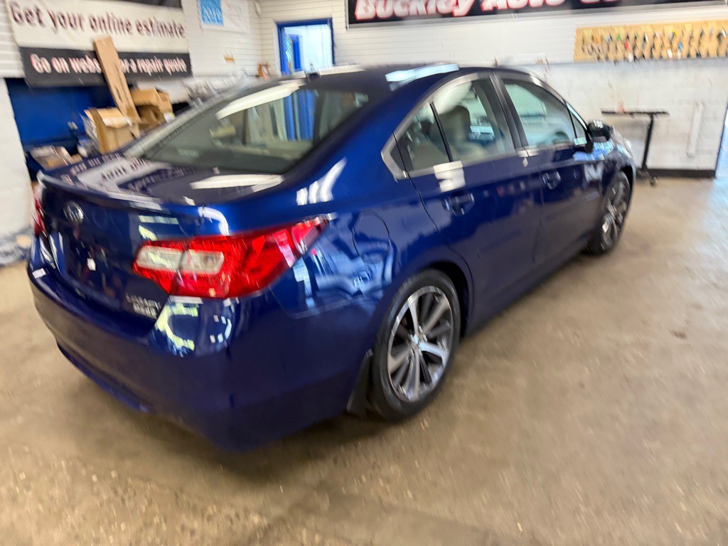 2015 Subaru Legacy Image 3