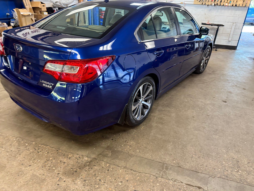 2015 Subaru Legacy Image 6