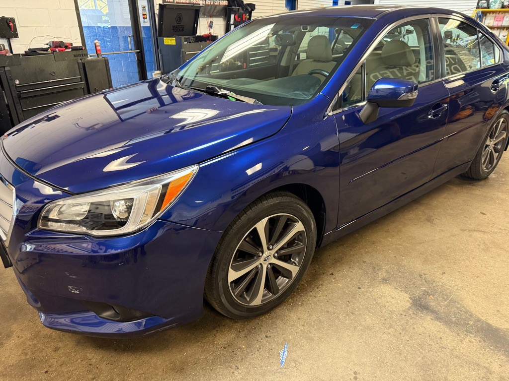2015 Subaru Legacy Image 8