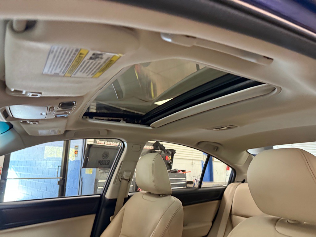 2015 Subaru Legacy Image 17