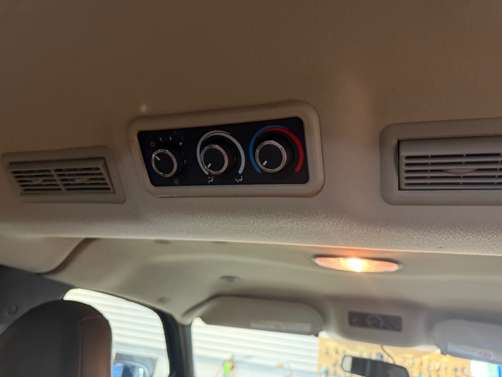 2015 Chevrolet Express Image 5