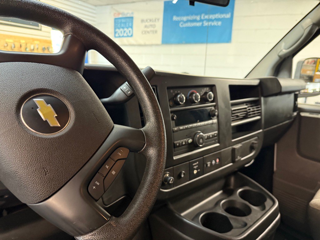 2015 Chevrolet Express Image 14