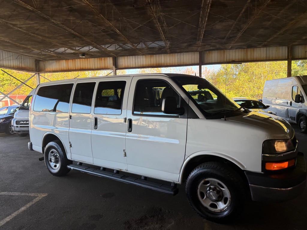 2015 Chevrolet Express Image 33