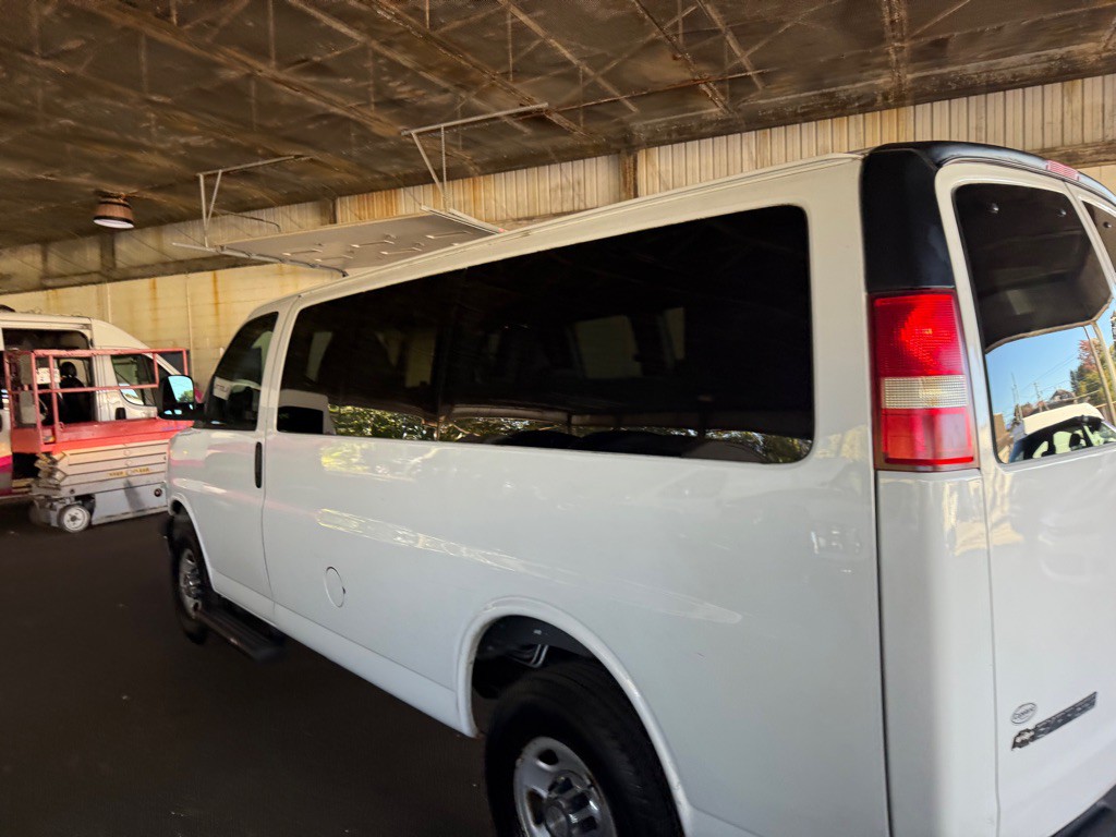 2015 Chevrolet Express Image 41