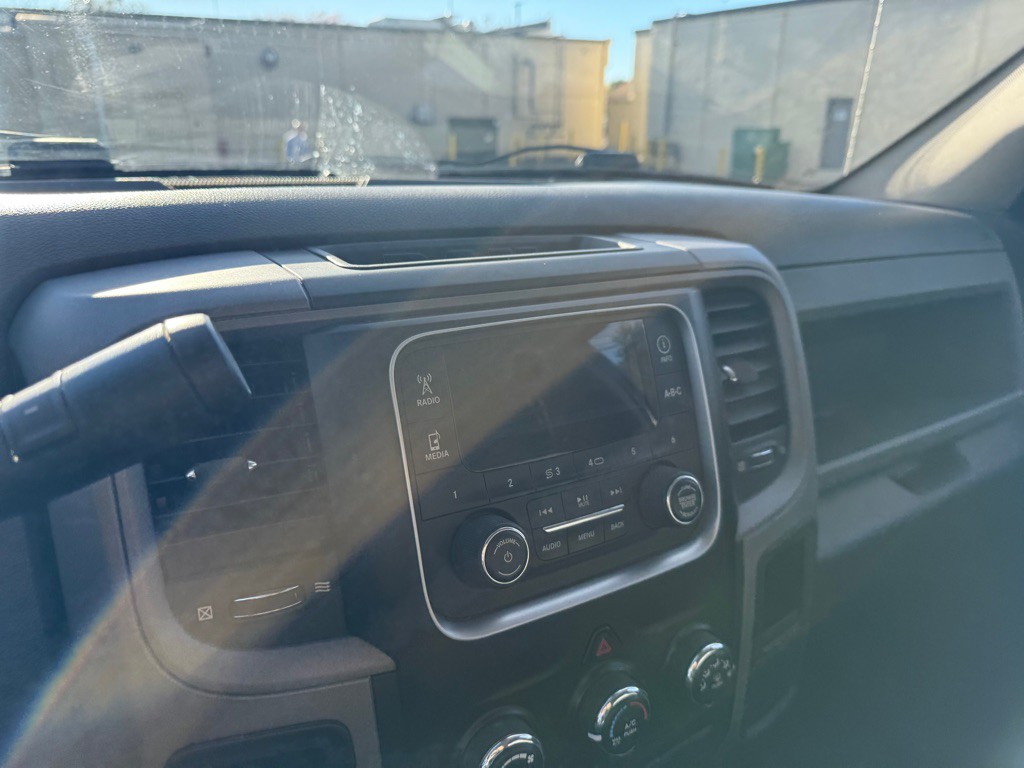 2014 RAM 2500 Image 27