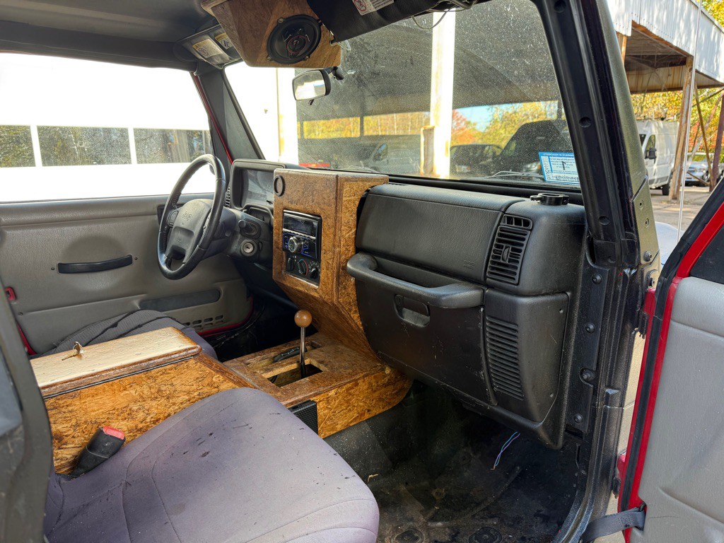 2003 Jeep Wrangler Image 15